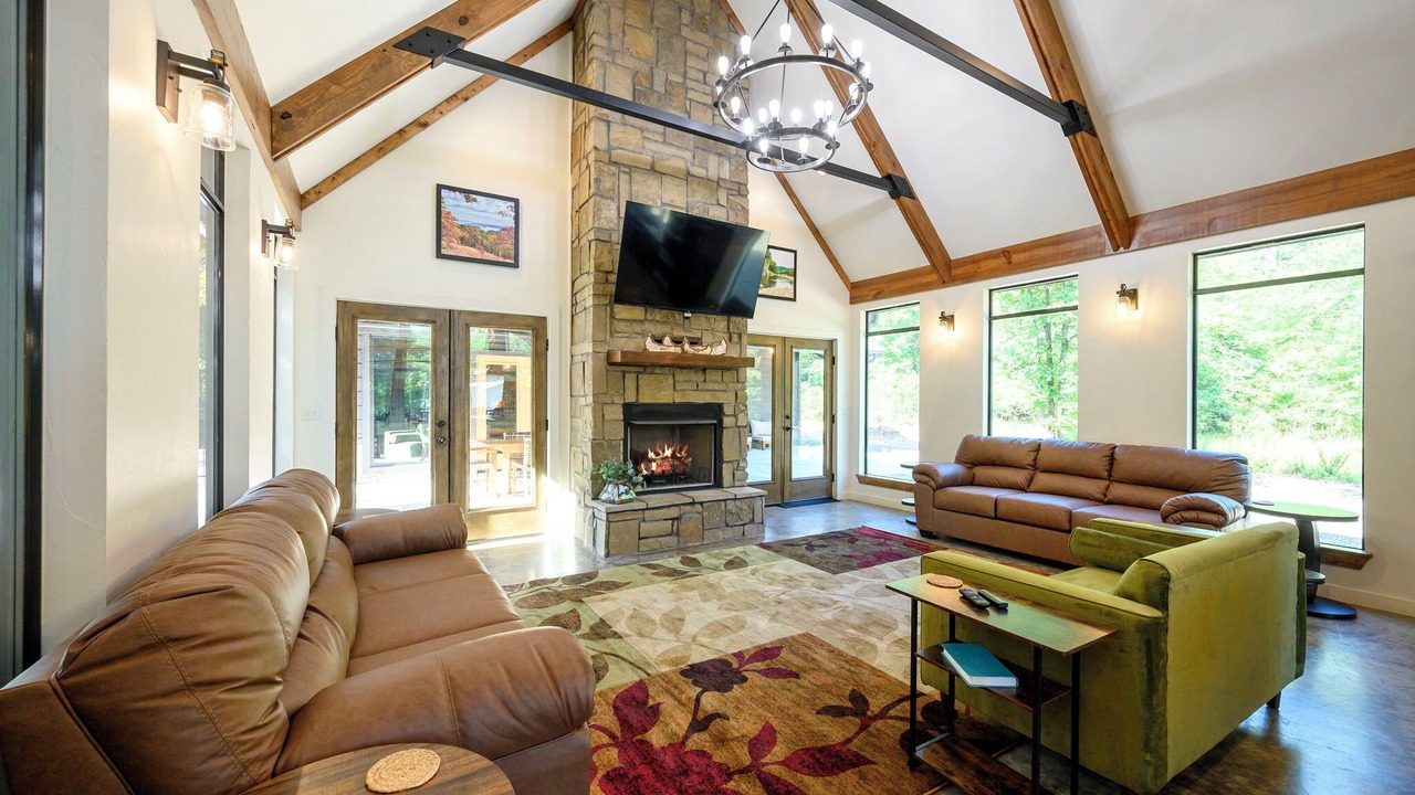 Photo of Livingroom in Broken Bow