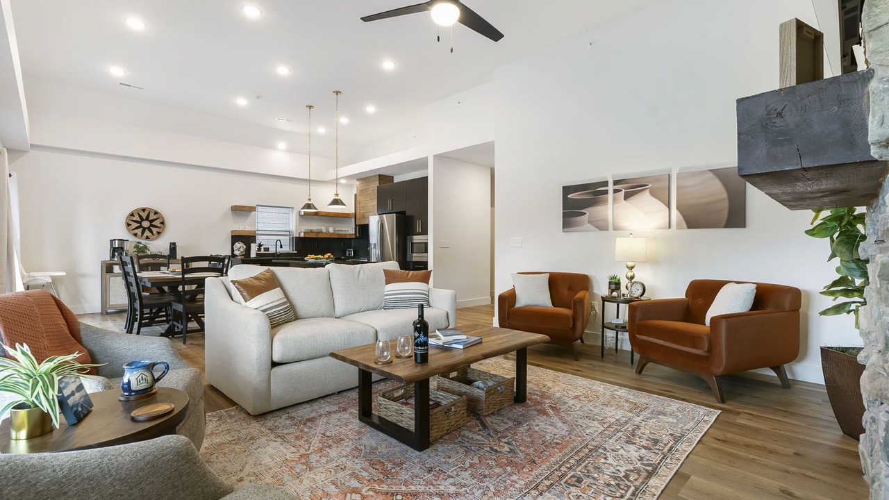 Photo of Livingroom in Hollister