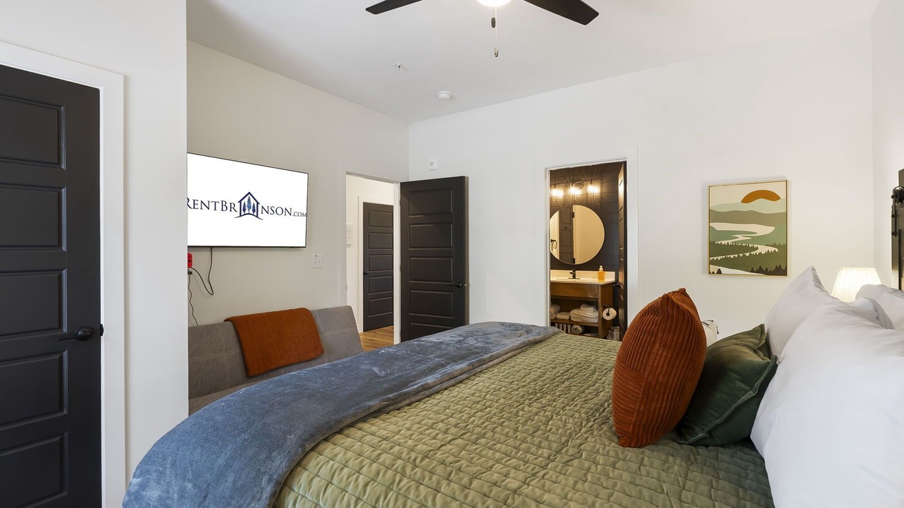 Photo of Bedroom in Hollister