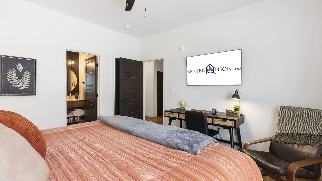 Photo of Bedroom in Hollister