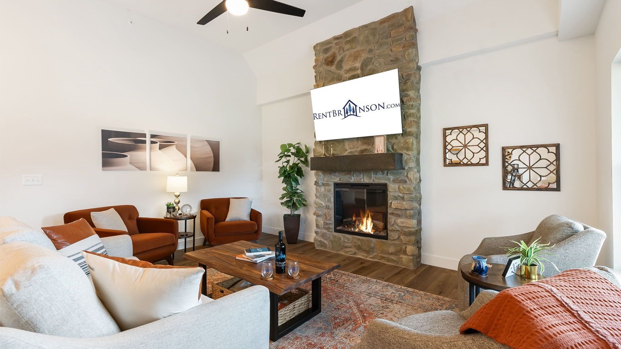Photo of Livingroom in Hollister
