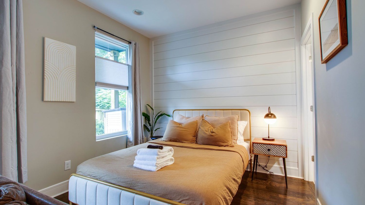Photo of Bedroom in Hadley - Washington