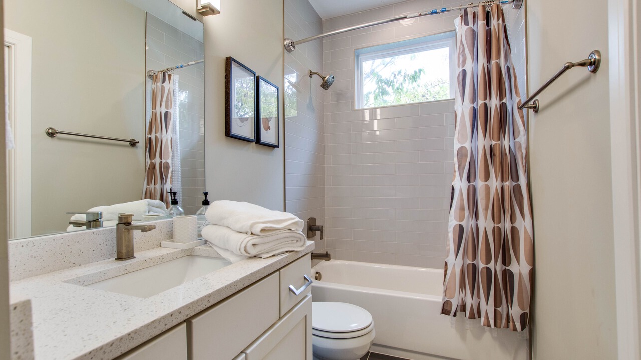 Photo of Bathroom in Hadley - Washington