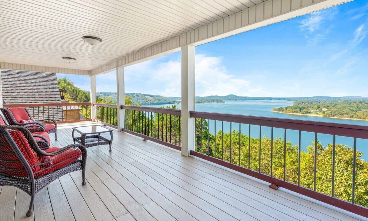 Photo of Patio Balcony in Kimberling City