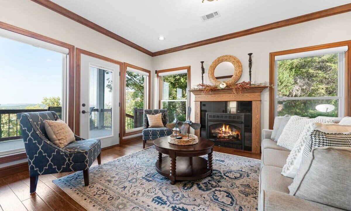 Photo of Livingroom in Kimberling City