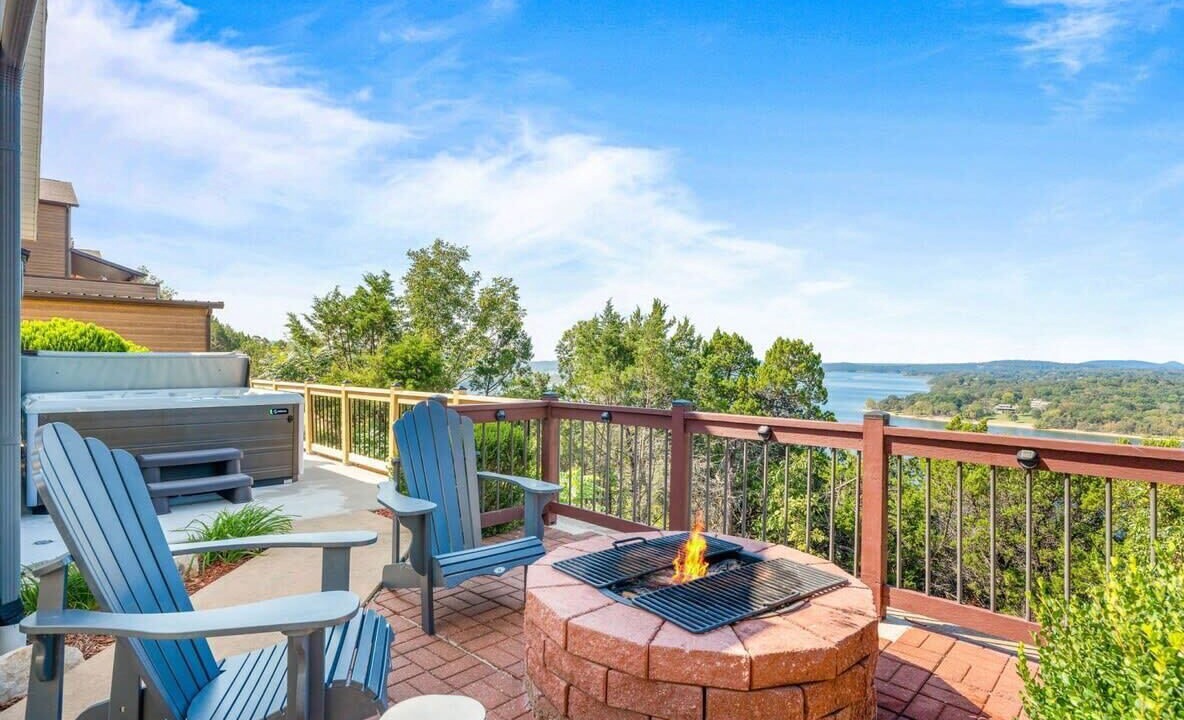 Photo of Patio Balcony in Kimberling City