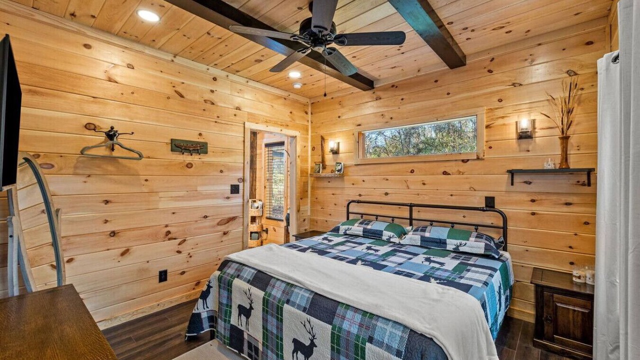 Photo of Bedroom in Rogers