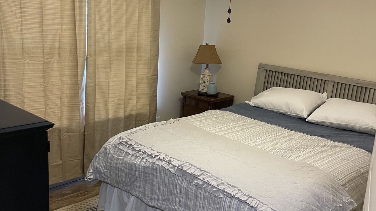 Photo of Bedroom in Counce