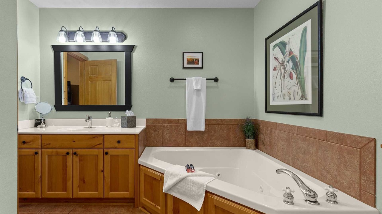 Photo of Bathroom in Reeds Spring