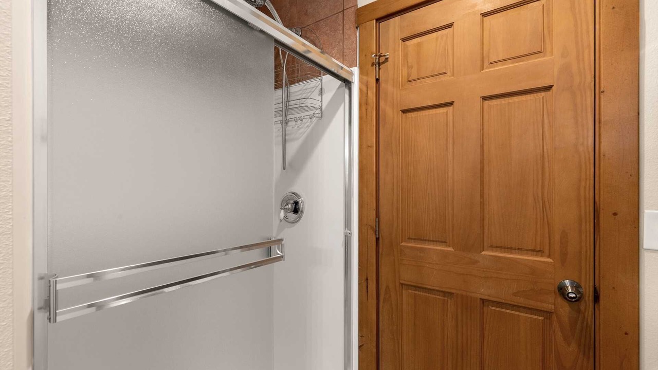 Photo of Bathroom in Reeds Spring