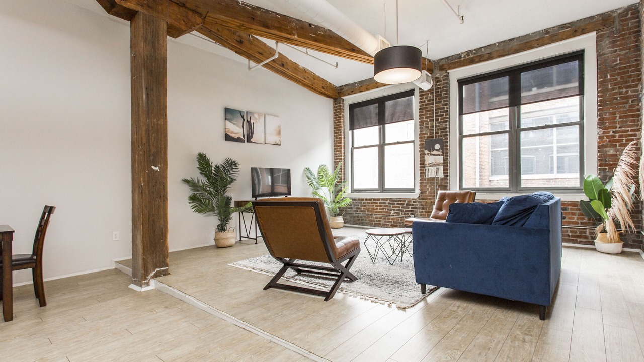 Photo of Livingroom in River Market