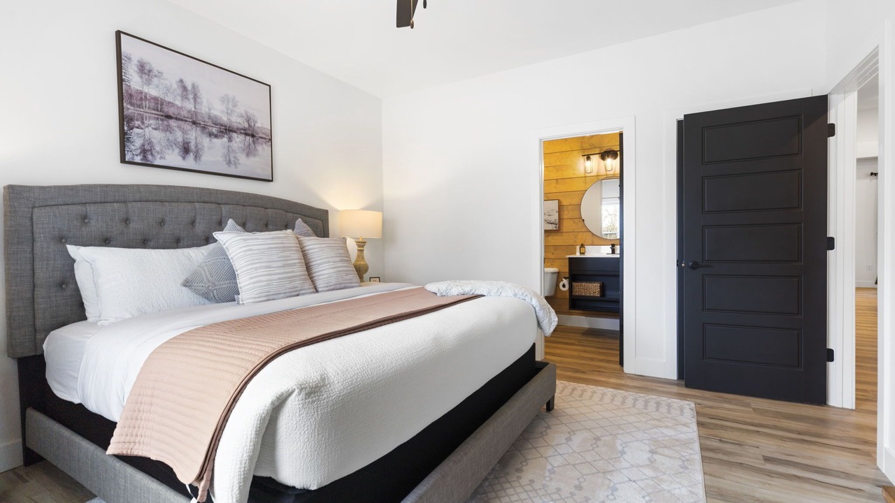 Photo of Bedroom in Hollister