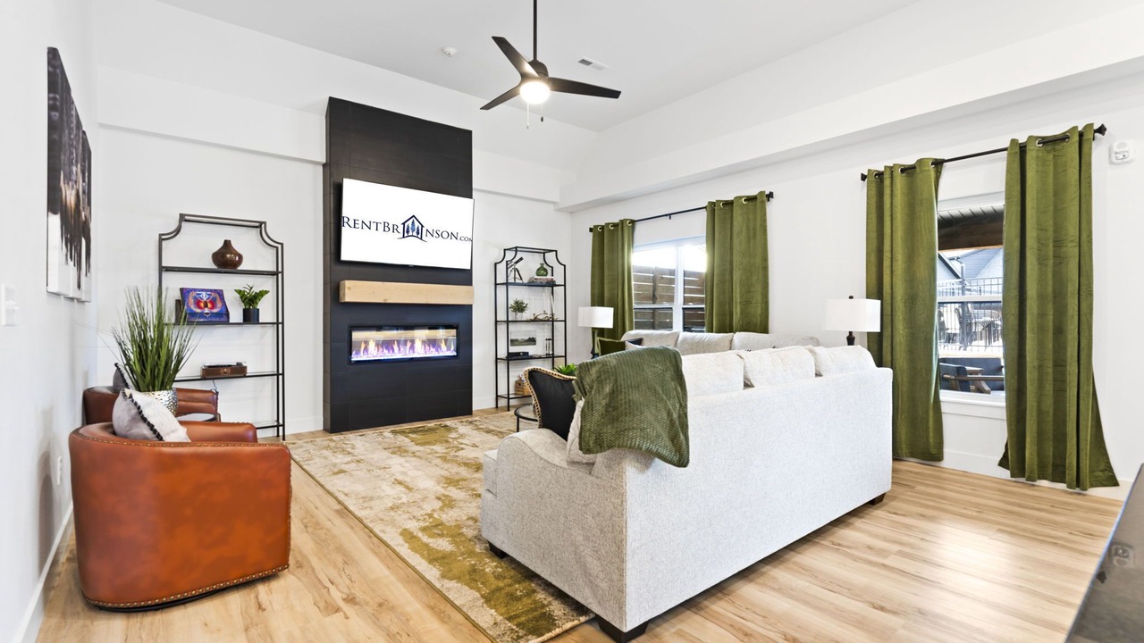Photo of Livingroom in Hollister