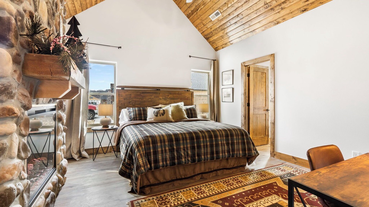 Photo of Bedroom in Branson Theater District