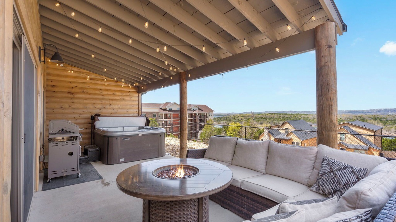 Photo of Patio Balcony in Branson Theater District