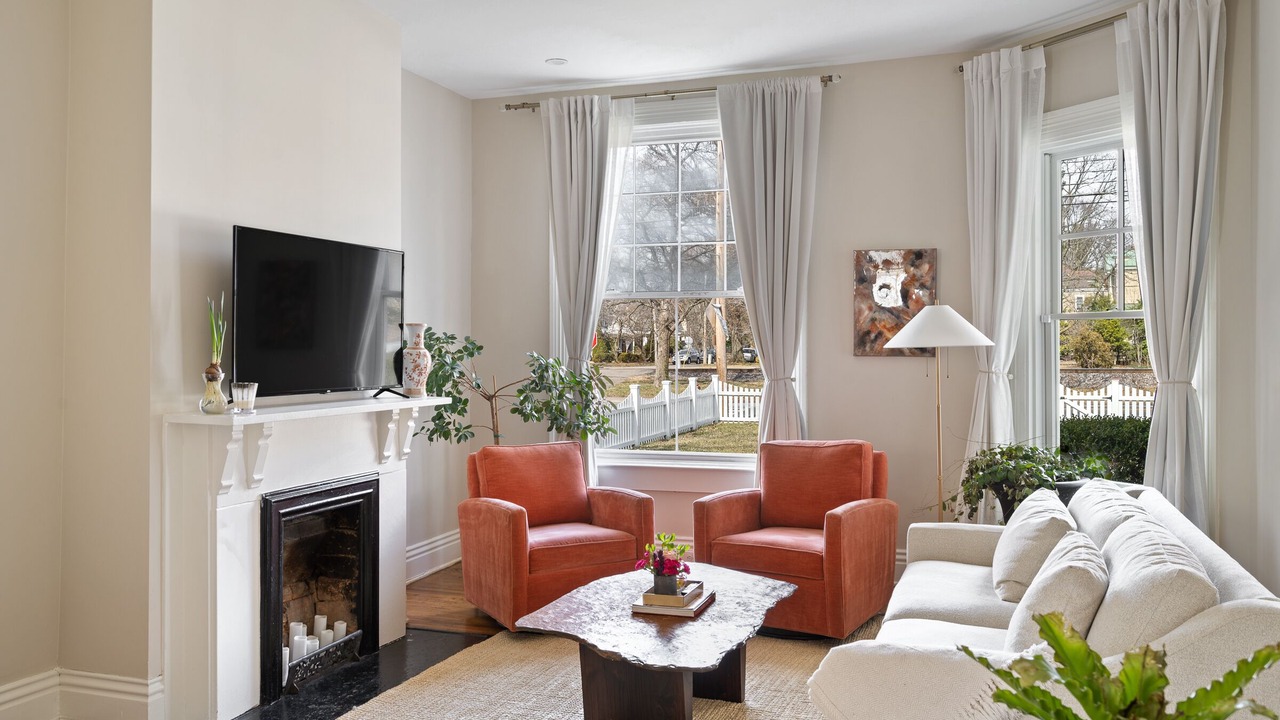 Photo of Livingroom in Crescent Hill