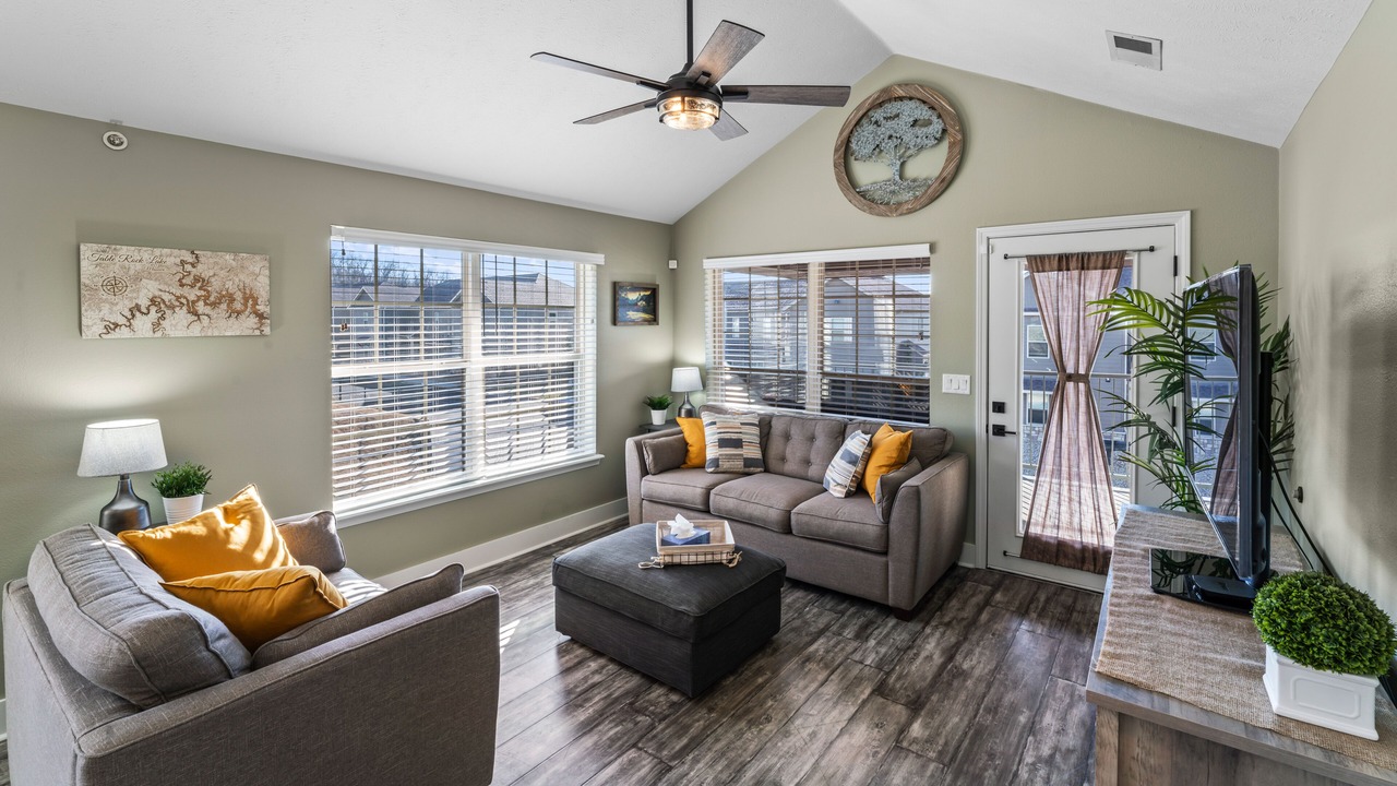 Photo of Livingroom in Branson West