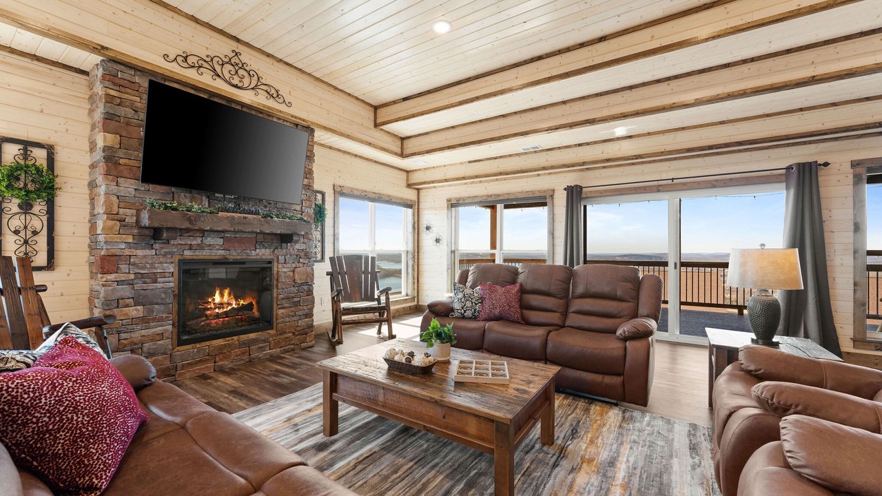 Photo of Livingroom in Kimberling City