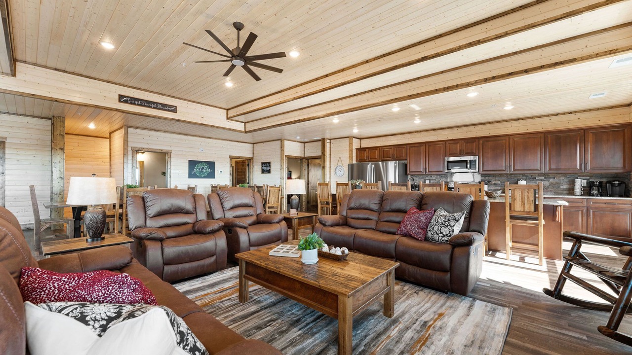 Photo of Livingroom in Kimberling City