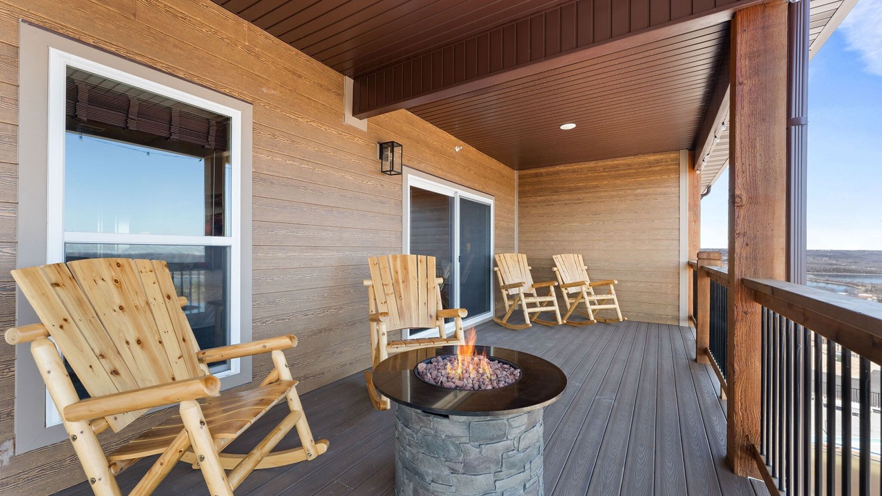 Photo of Patio Balcony in Kimberling City