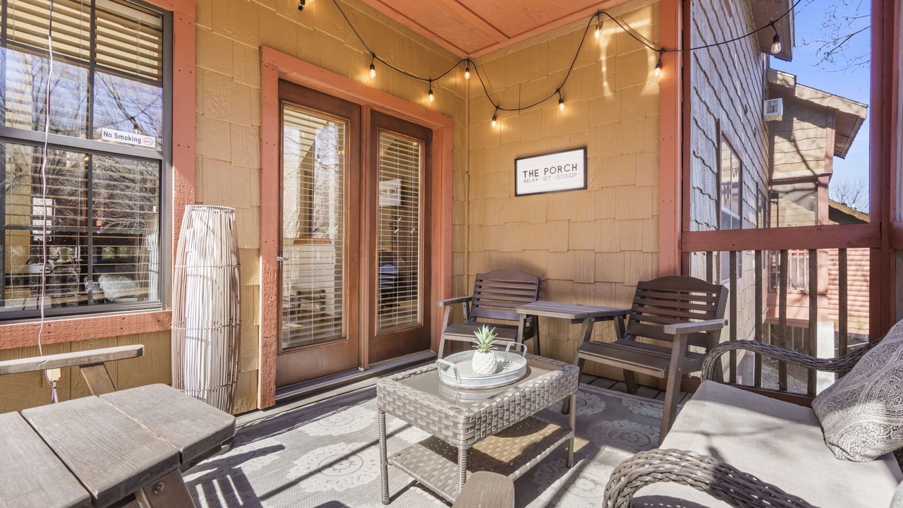 Photo of Patio Balcony in Branson Theater District