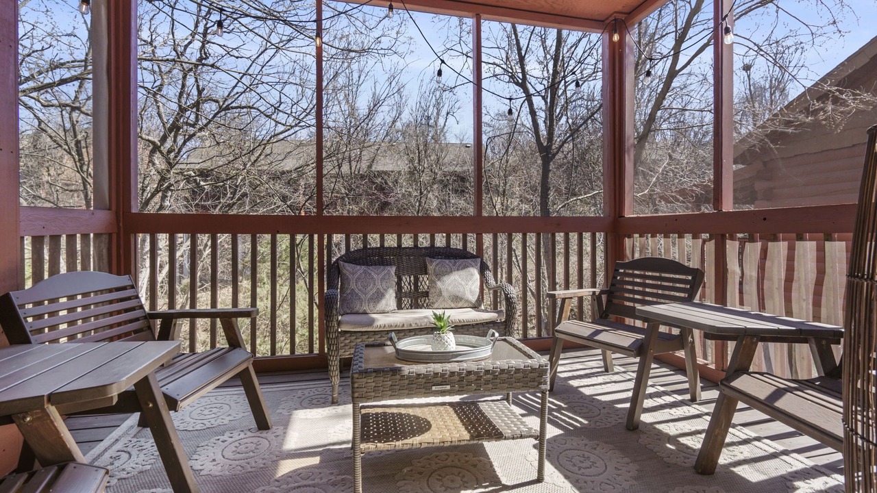 Photo of Patio Balcony in Branson Theater District