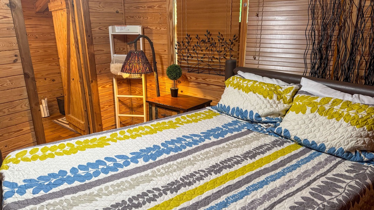 Photo of Bedroom in Wears Valley