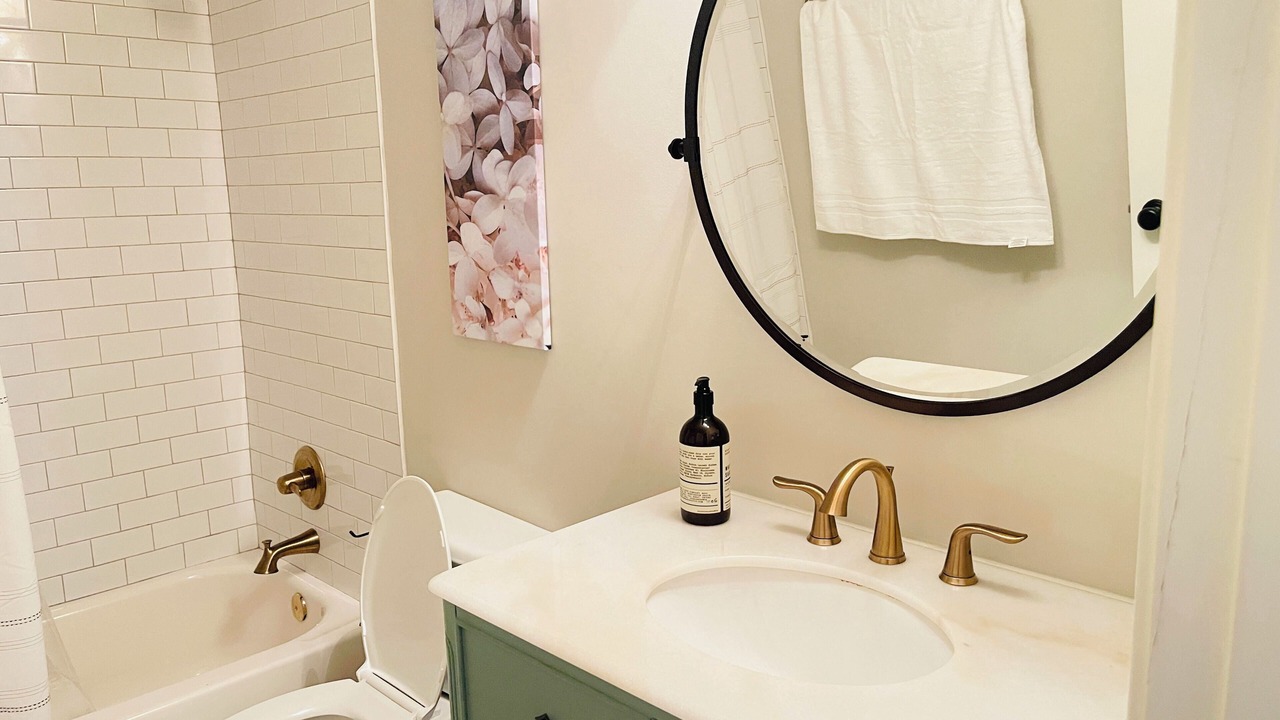 Photo of Bathroom in Central Gardens