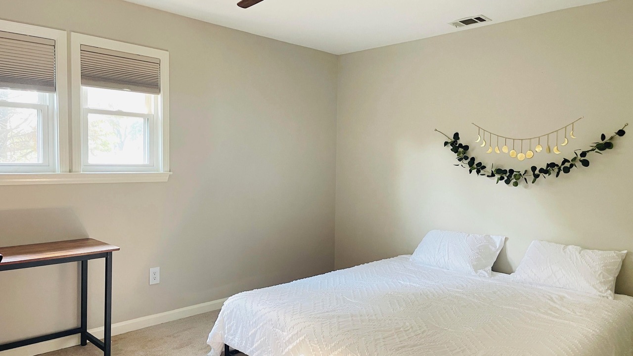 Photo of Bedroom in Central Gardens