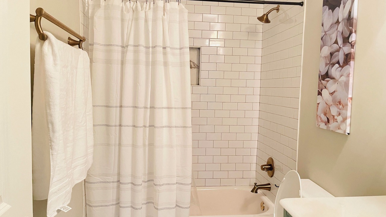 Photo of Bathroom in Central Gardens