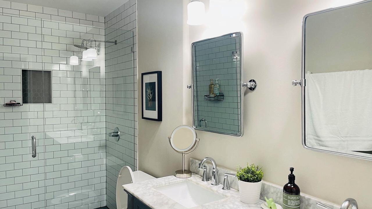 Photo of Bathroom in Central Gardens