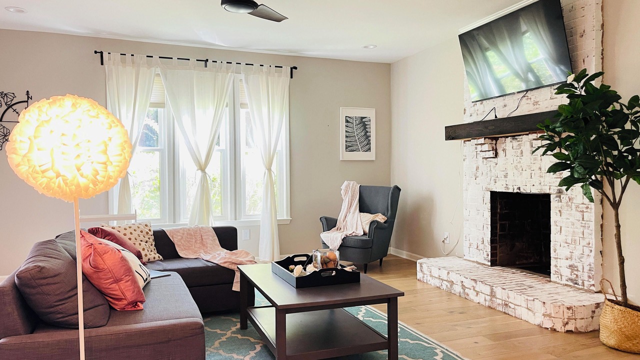 Photo of Livingroom in Central Gardens