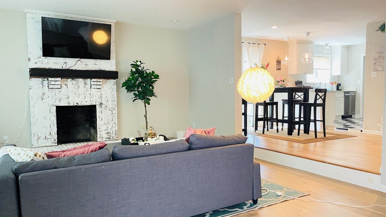 Photo of Livingroom in Central Gardens
