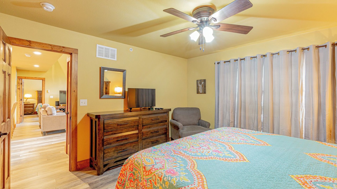Photo of Bedroom in Reeds Spring