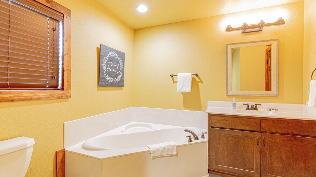 Photo of Bathroom in Reeds Spring