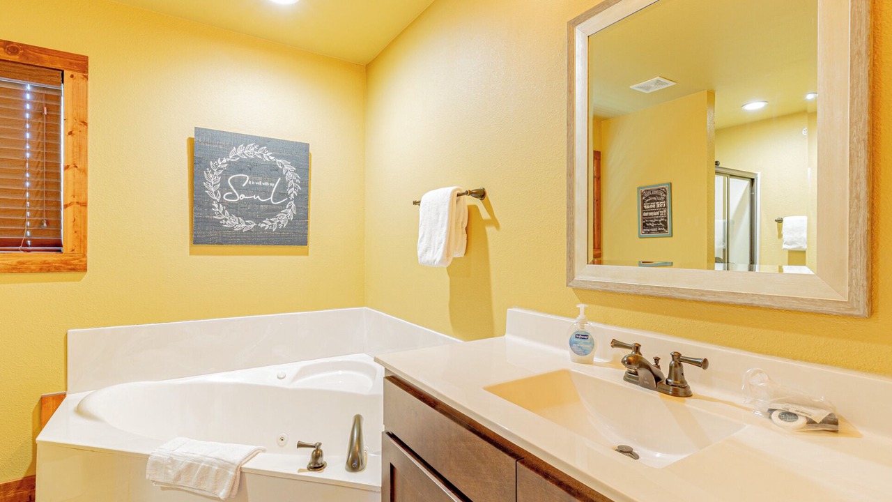 Photo of Bathroom in Reeds Spring