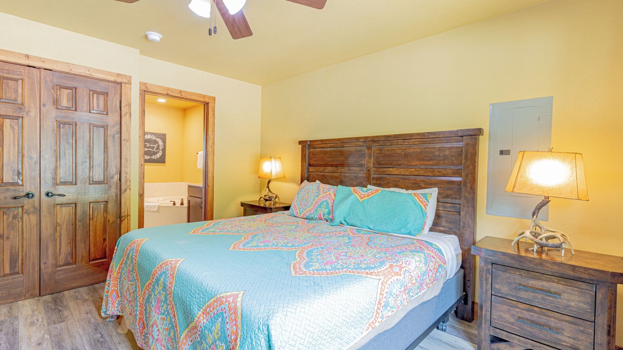 Photo of Bedroom in Reeds Spring