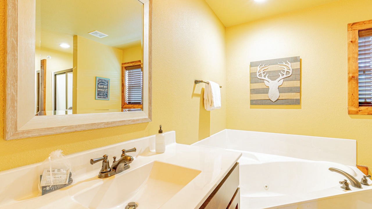 Photo of Bathroom in Reeds Spring