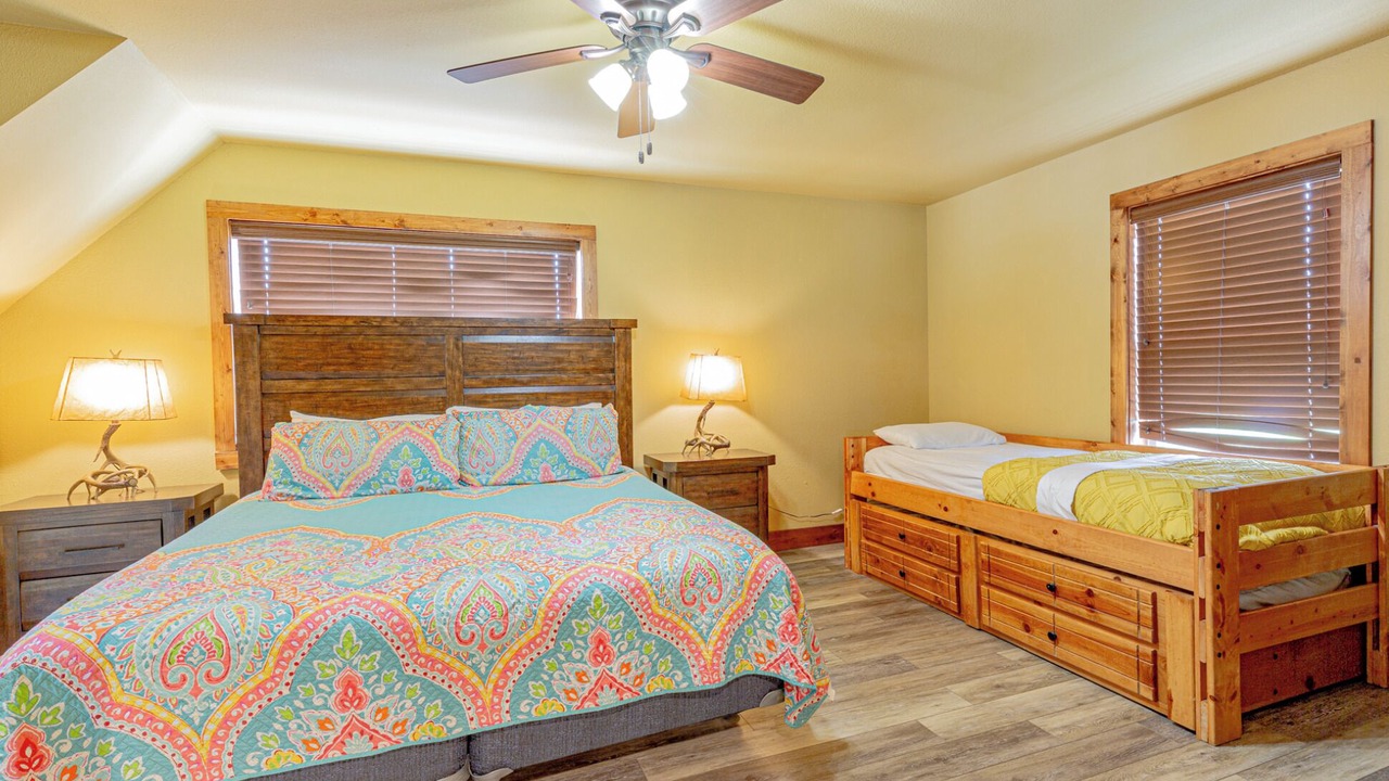 Photo of Bedroom in Reeds Spring