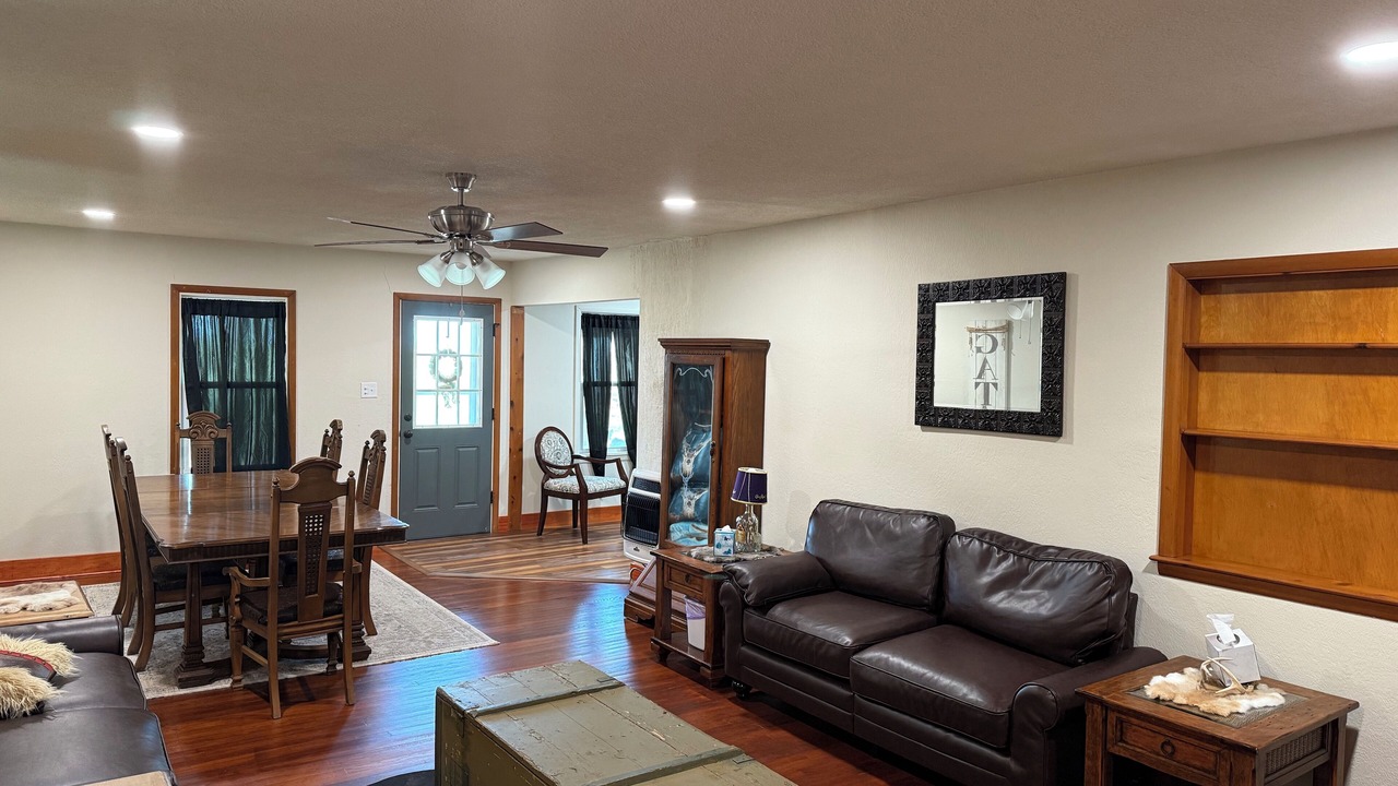 Photo of Livingroom in Enid