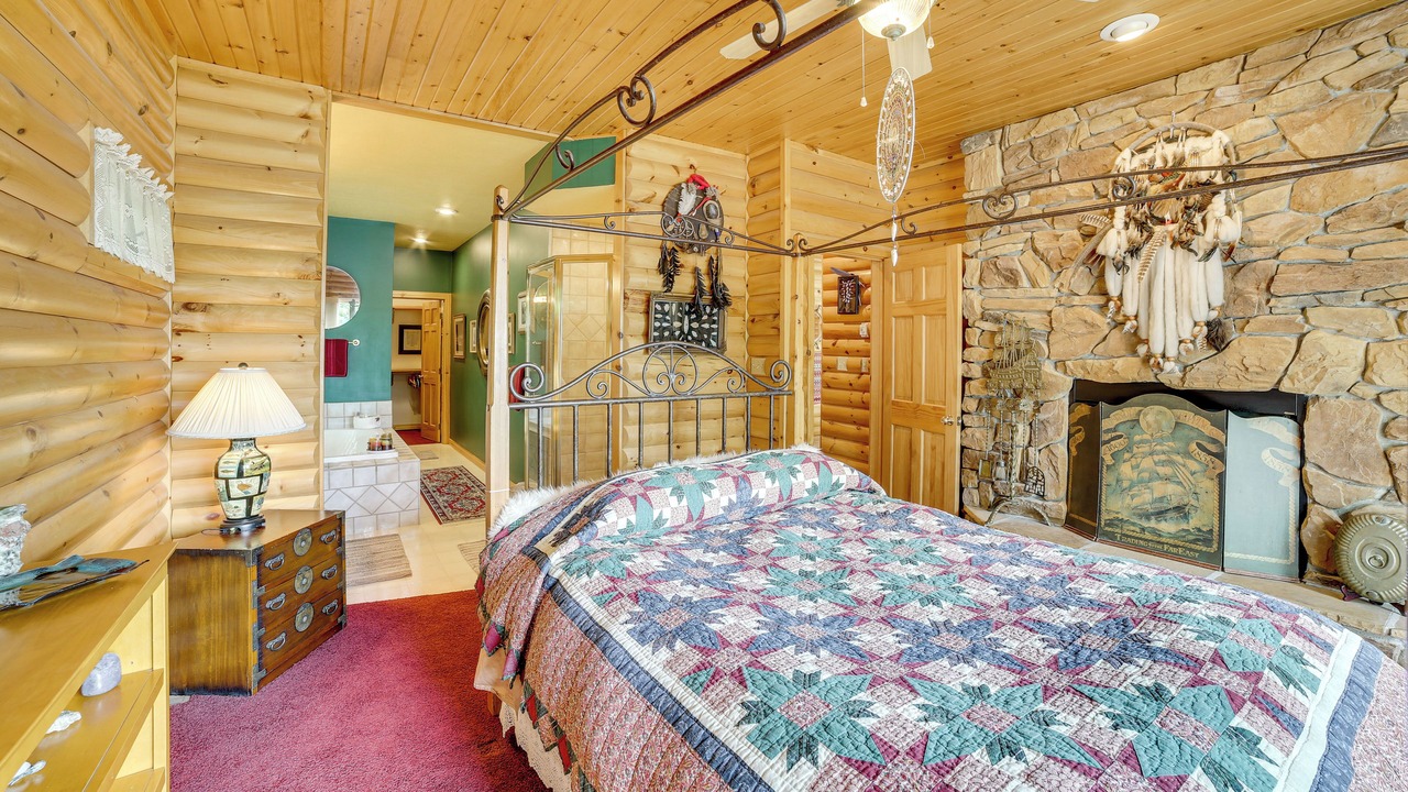 Photo of Bedroom in Shell Knob