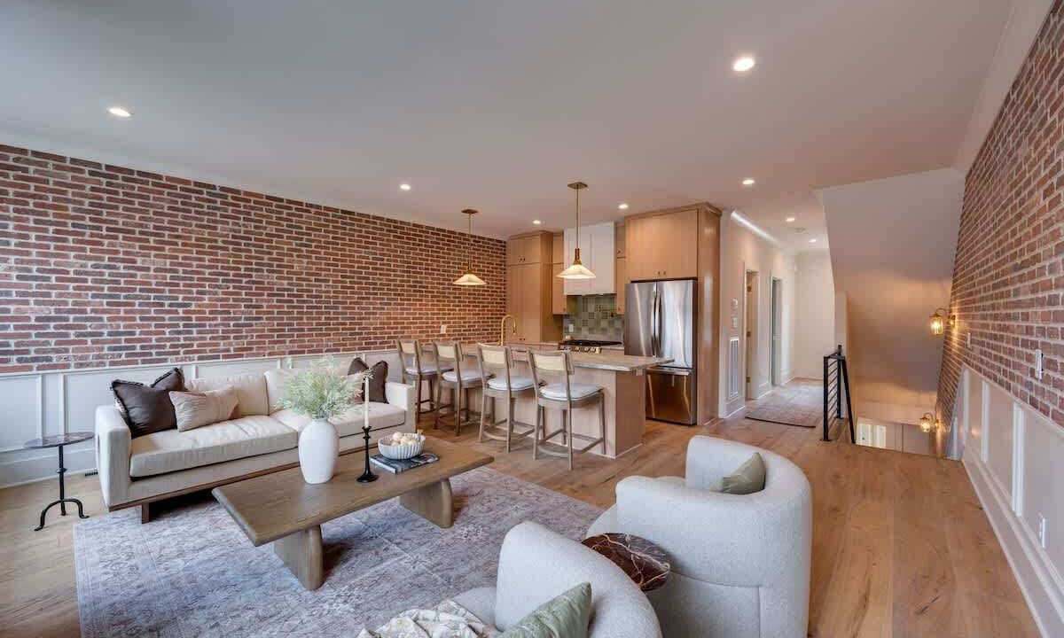 Photo of Livingroom in Hillsboro Village