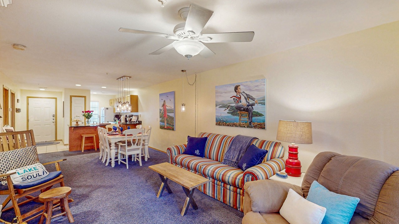 Photo of Livingroom in Hollister