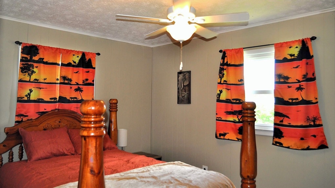 Photo of Bedroom in Shell Knob