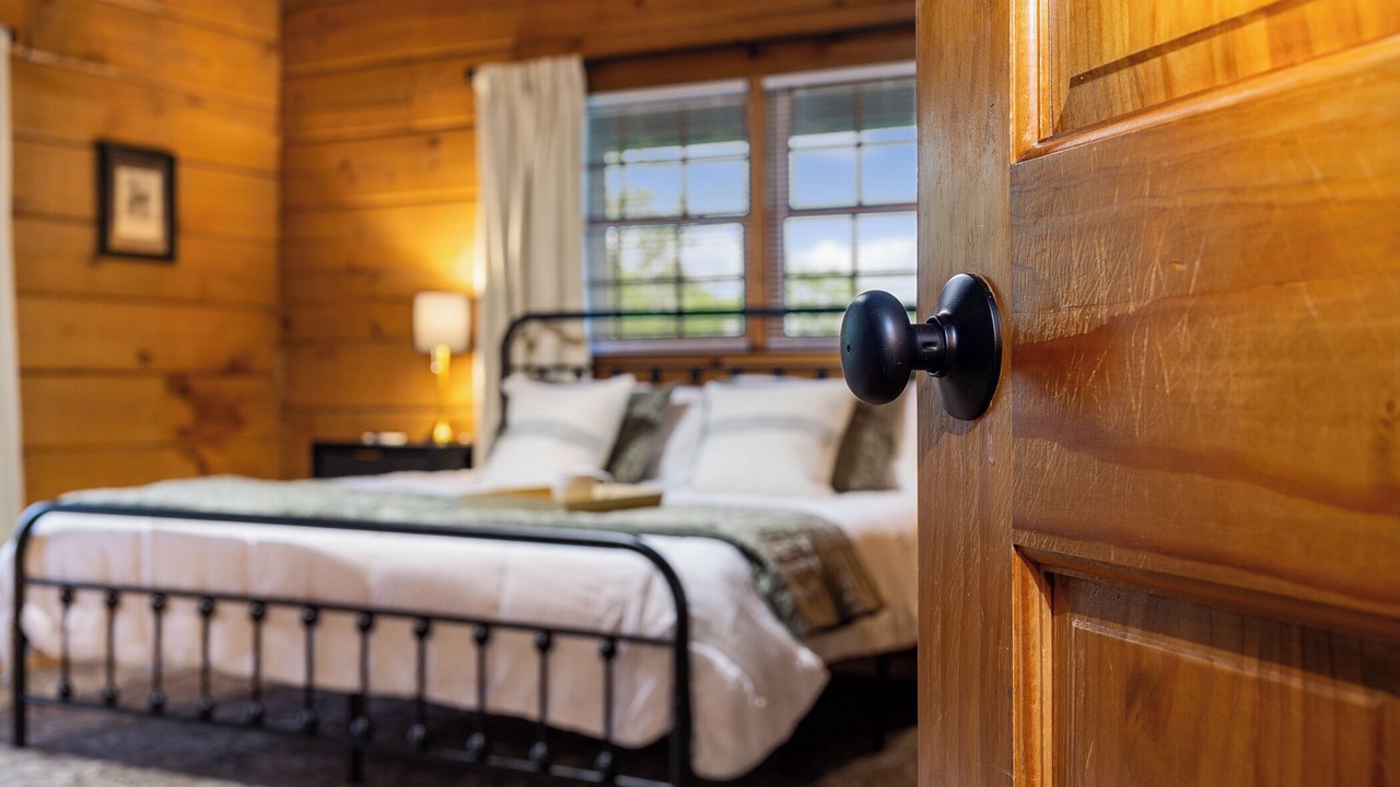 Photo of Bedroom in Coxs Creek