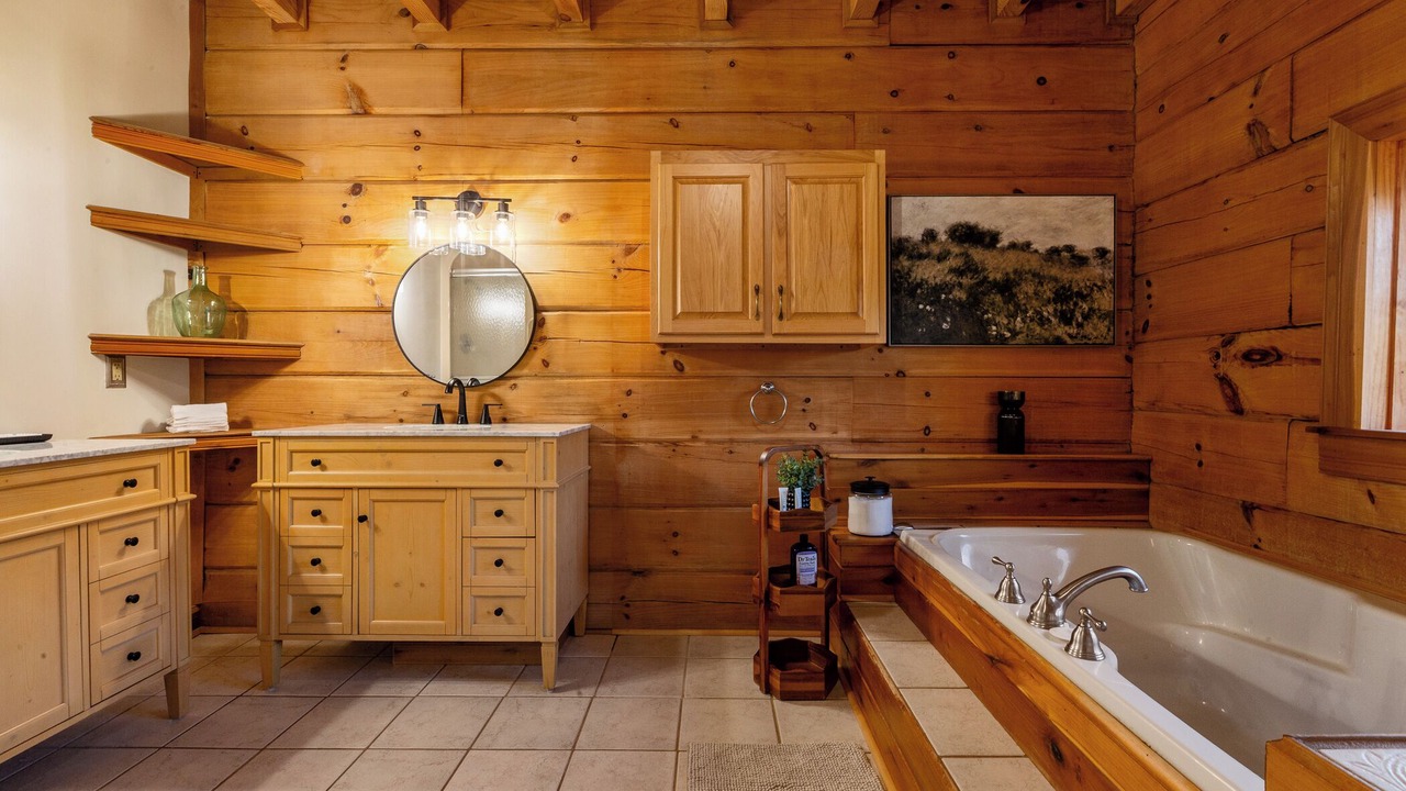 Photo of Bathroom in Coxs Creek