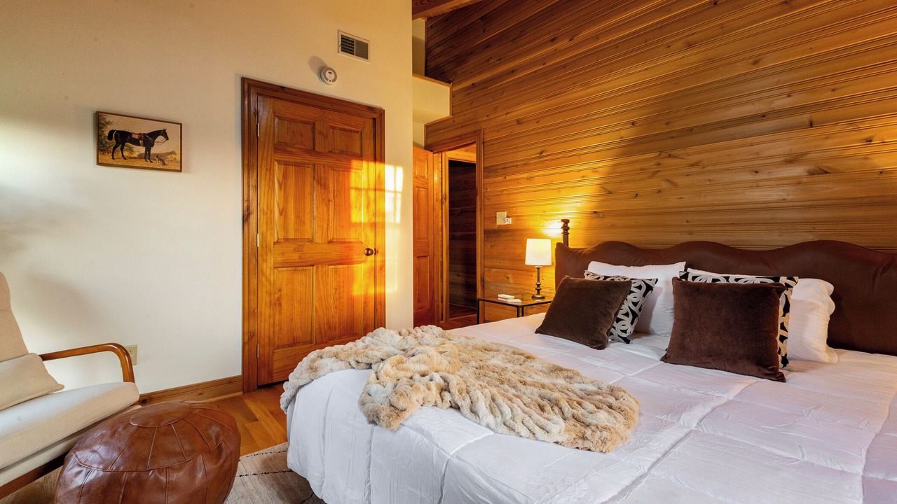 Photo of Bedroom in Coxs Creek