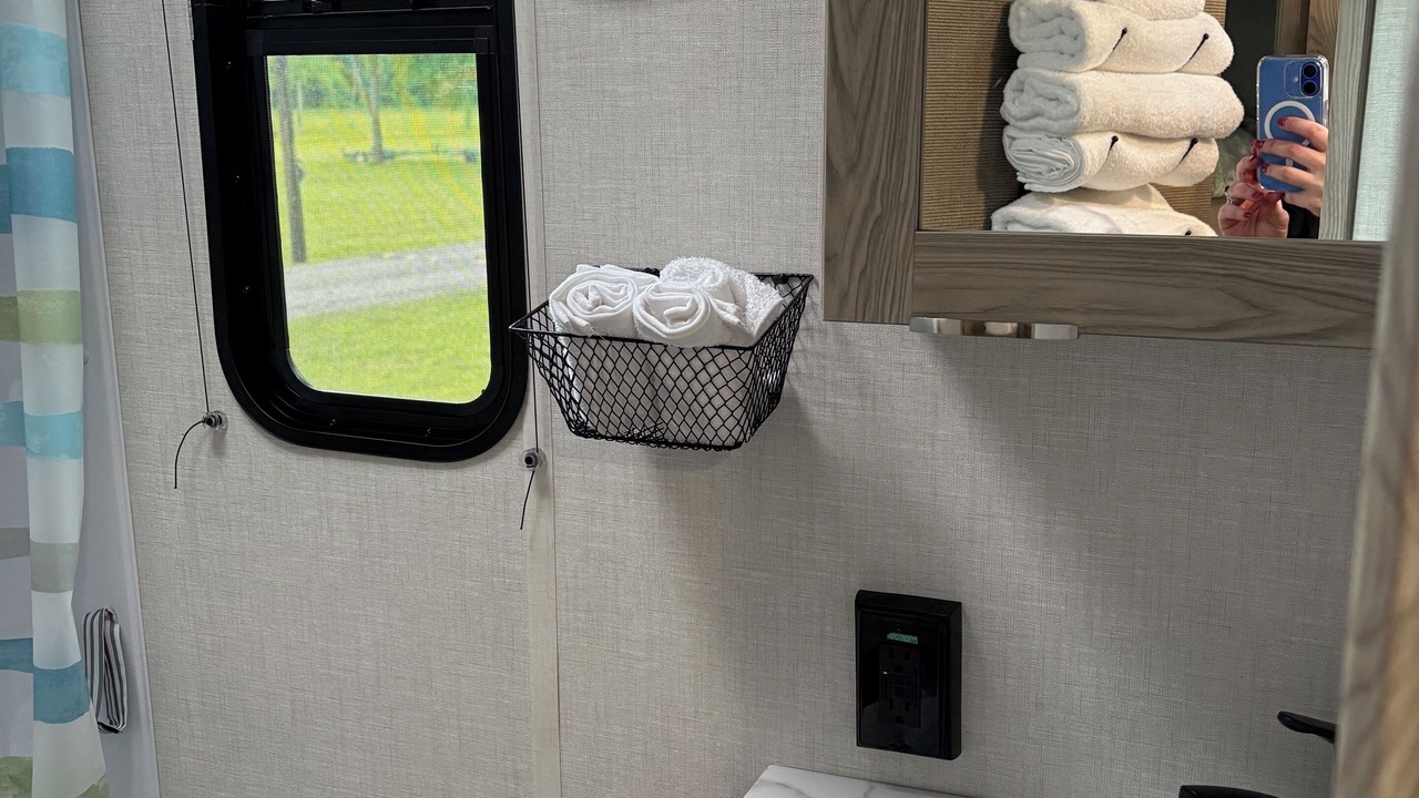 Photo of Bathroom in Lobelville