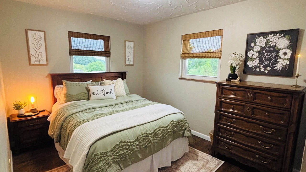 Photo of Bedroom in Hamblen County