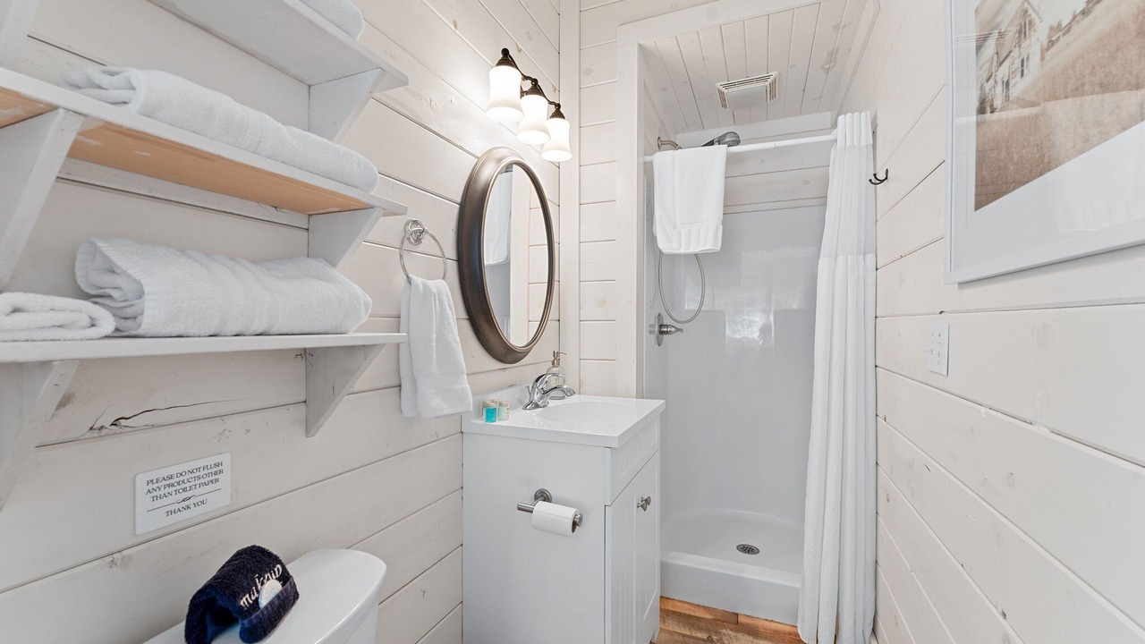 Photo of Bathroom in Blue Eye
